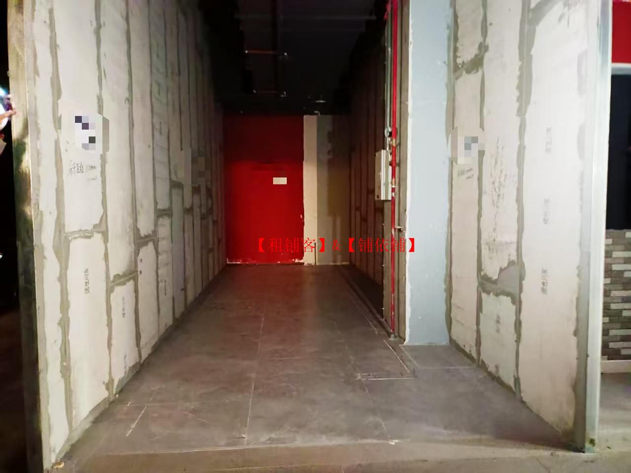 云岩区大十字贵阳壹号商场房东直租门面 免租期一个月 53平方